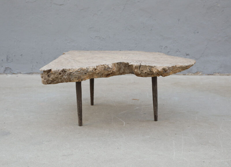 Coffee table pointed leg