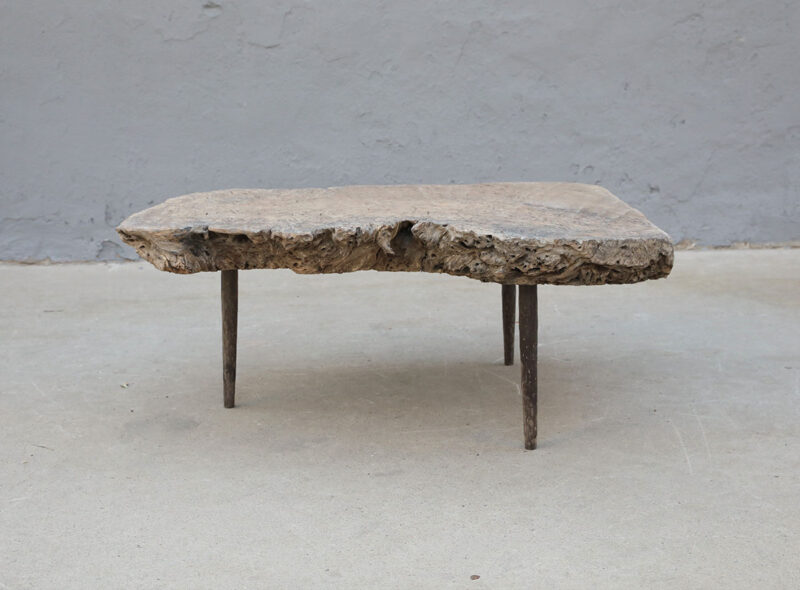 Coffee table pointed leg