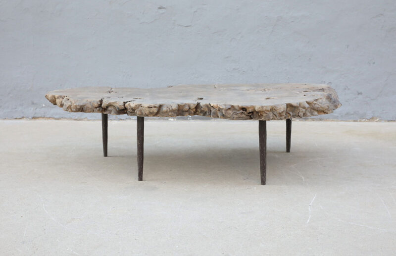 Coffee table pointed leg