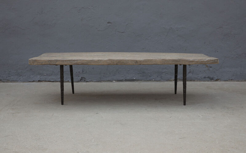 Coffee table pointed leg