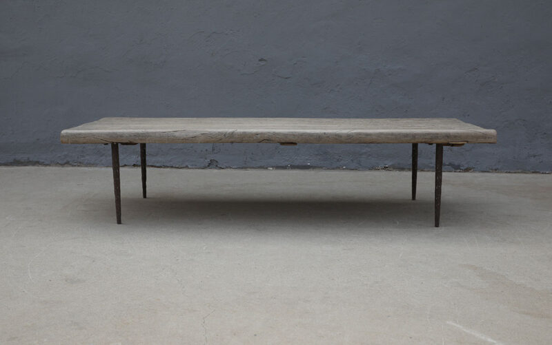 Coffee table pointed leg