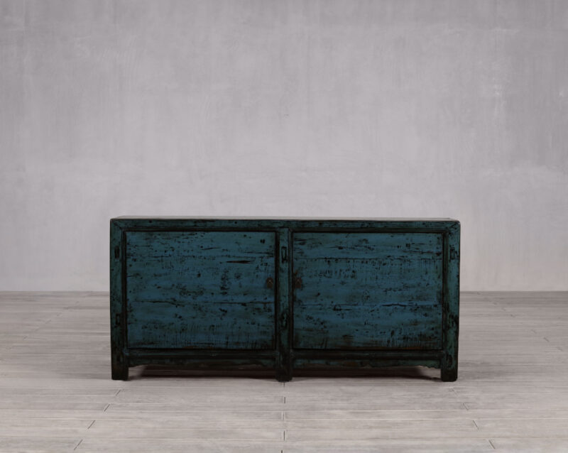 High-gloss sideboard blue