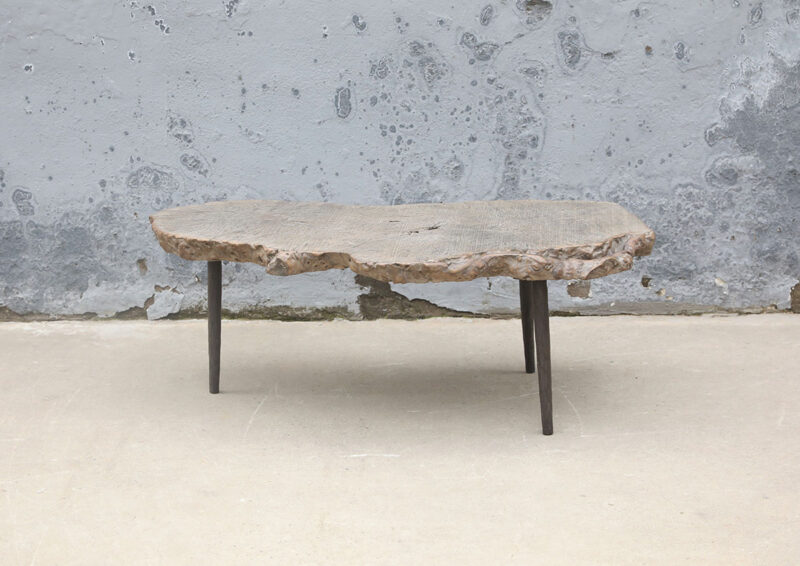 Coffee table pointed leg