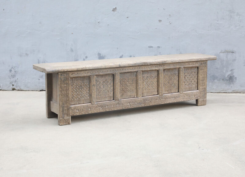 Vintage TV-meubel snijwerk