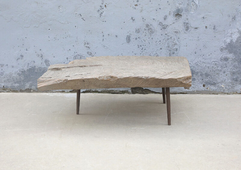 Coffee table pointed leg