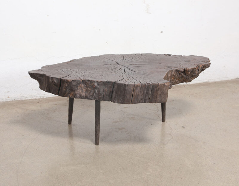 Coffee table pointed leg