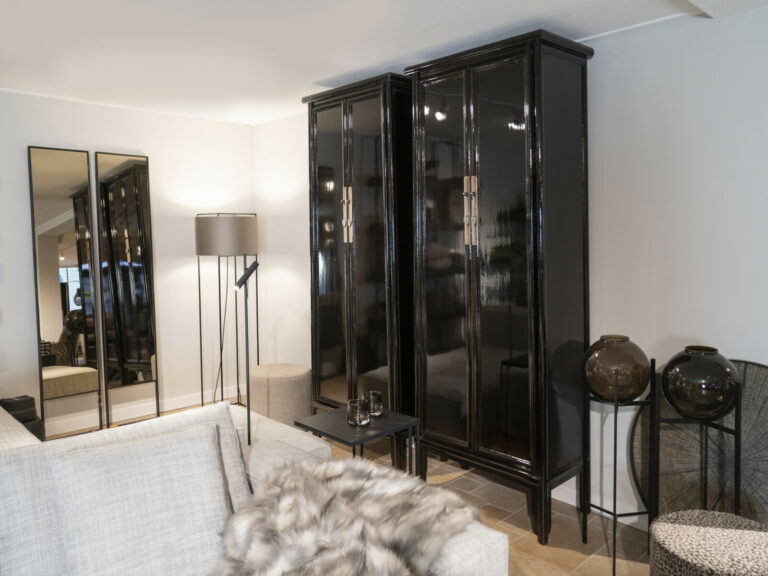 Cabinet Babs 88 ORIENTAL Lacquer Black