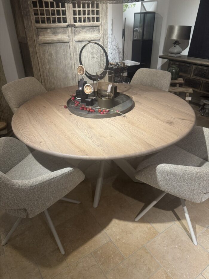 Eetkamertafel Rond 3cm met bolle rand