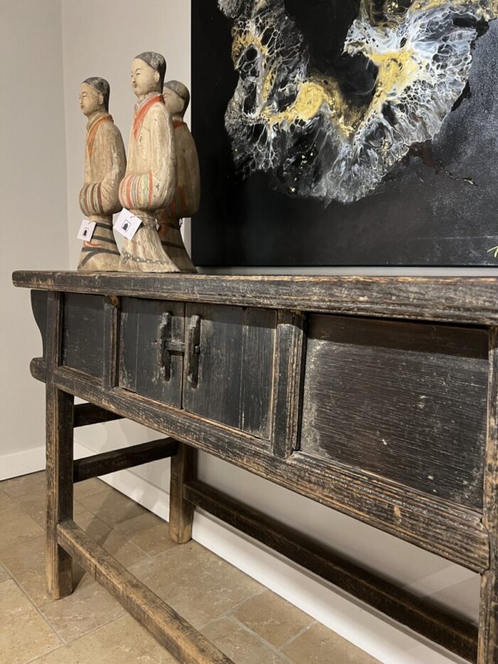 Antieke Wandtafel met klassieke kenmerken