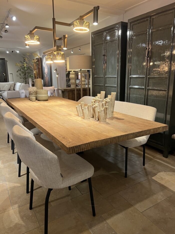 Eetkamertafel Teak met gefrijnd kopse kant